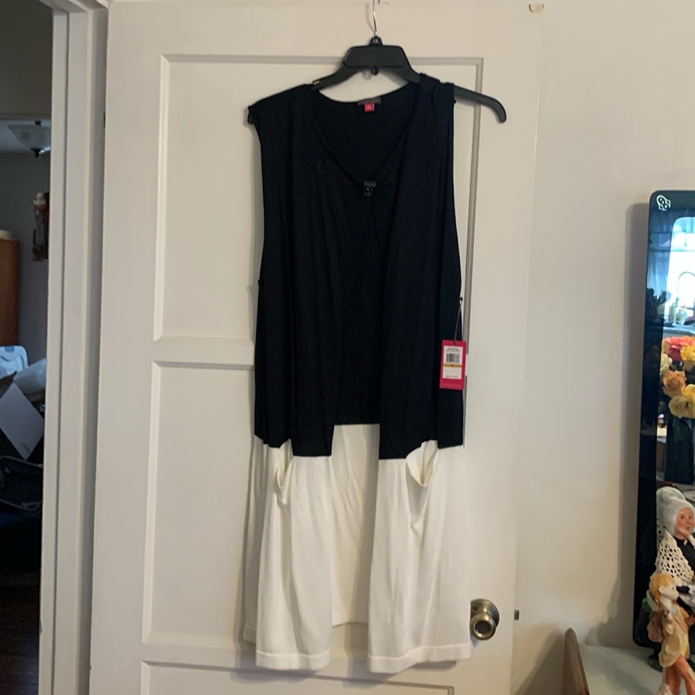 Vince camuto black/white 3x vest NWT